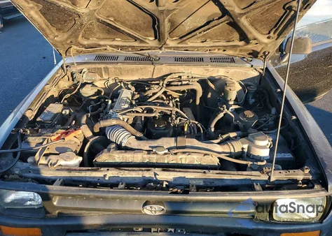 1994 Toyota Pickup 1/2 Ton Short Wheelbase Stb z USA, uszkodzony, nr VIN 4TARN81A2RZ303557